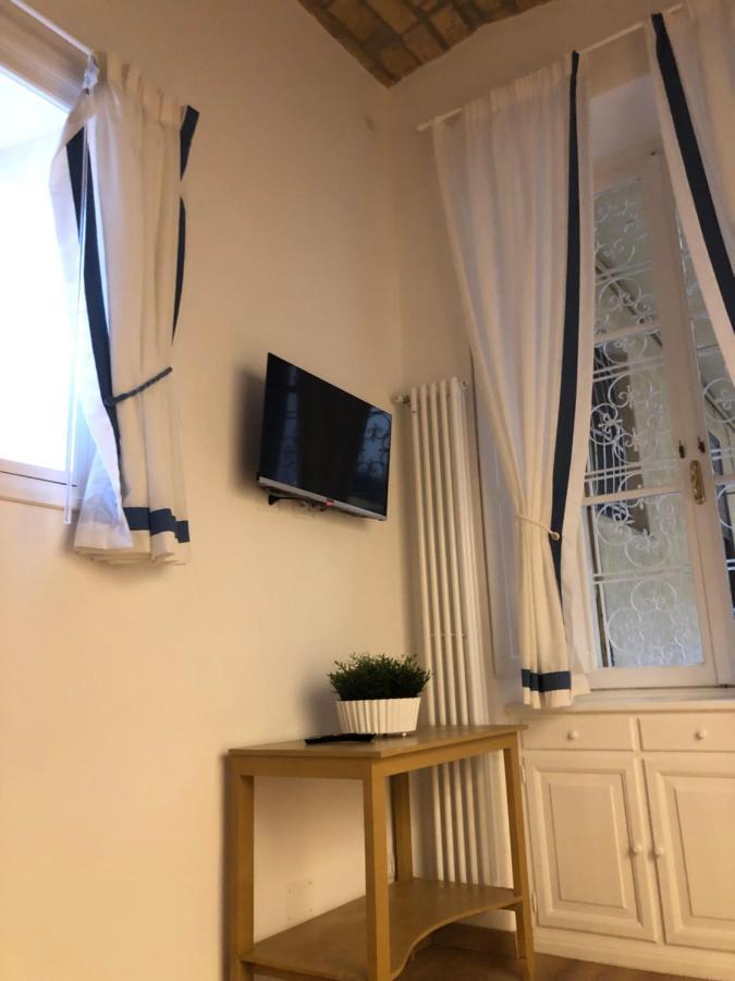 Domus Alfieri Al Colosseo Rzym Zewnętrze zdjęcie