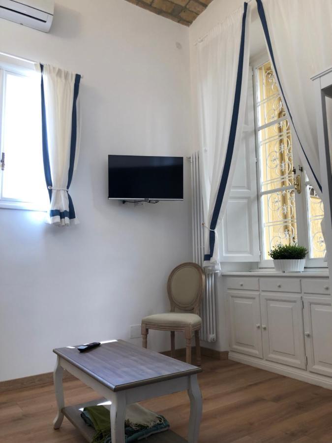 Domus Alfieri Al Colosseo Rzym Zewnętrze zdjęcie
